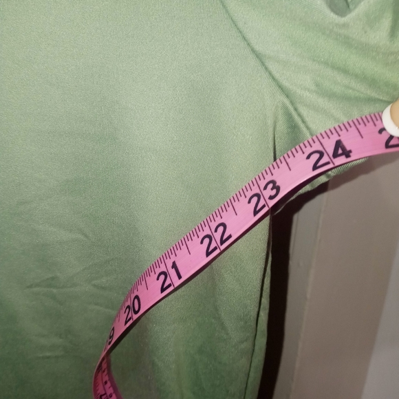 Tshirt- army green " Yellowstone" XXL  NWT - Picture 6 of 7